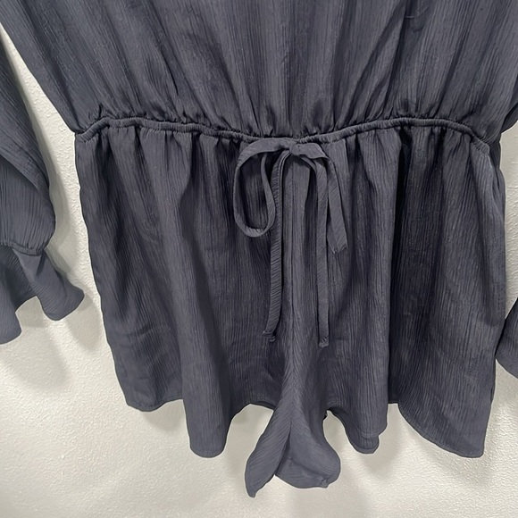 Color Thread, Black Romper Button Back oyster buttons - Picture 4 of 6